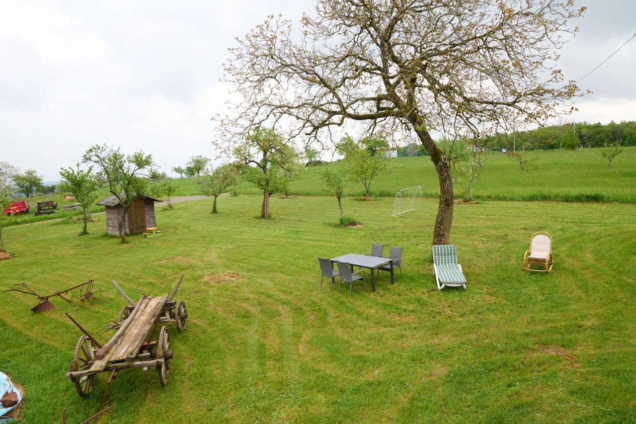Апартаменты Le Noyer - Appt Avec Terrasse Et Jardin Partage Puberg Экстерьер фото